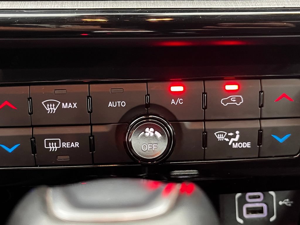 Used 2022 Jeep Compass Trailhawk AWD/4WD image 6
