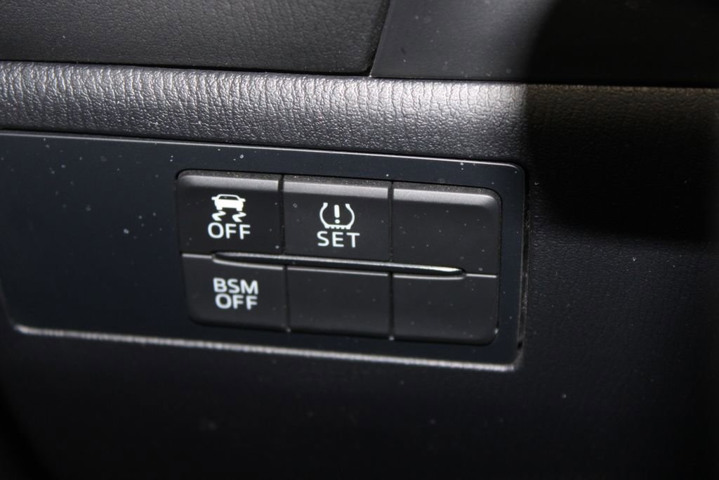 Used 2016 MAZDA MAZDA3 i Touring image 23