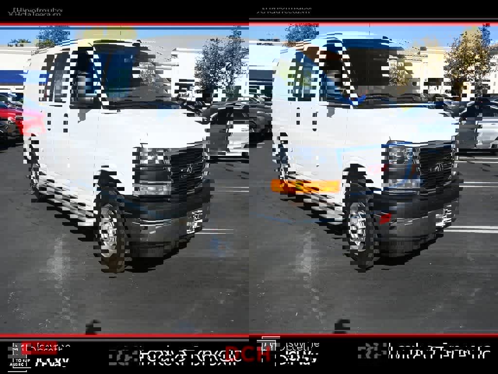 Used 2024 GMC Savana 2500 w/ Driver Convenience Package image 3