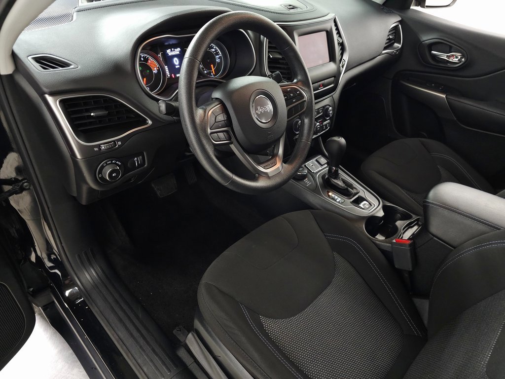 Used 2019 Jeep Cherokee Latitude w/ Popular Appearance Group image 15