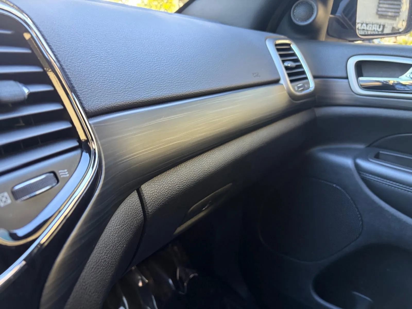 Used 2021 Jeep Grand Cherokee Laredo X image 34