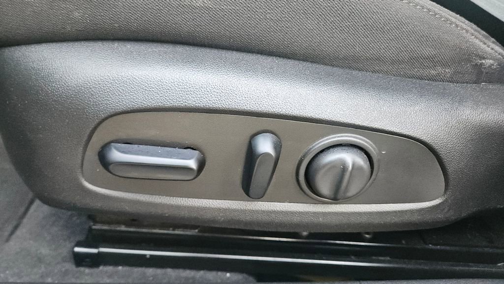 Used 2021 Chevrolet Malibu LS w/ Driver Confidence Package II image 34