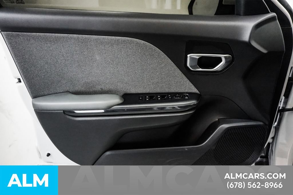 Used 2025 Kia K4 EX image 47