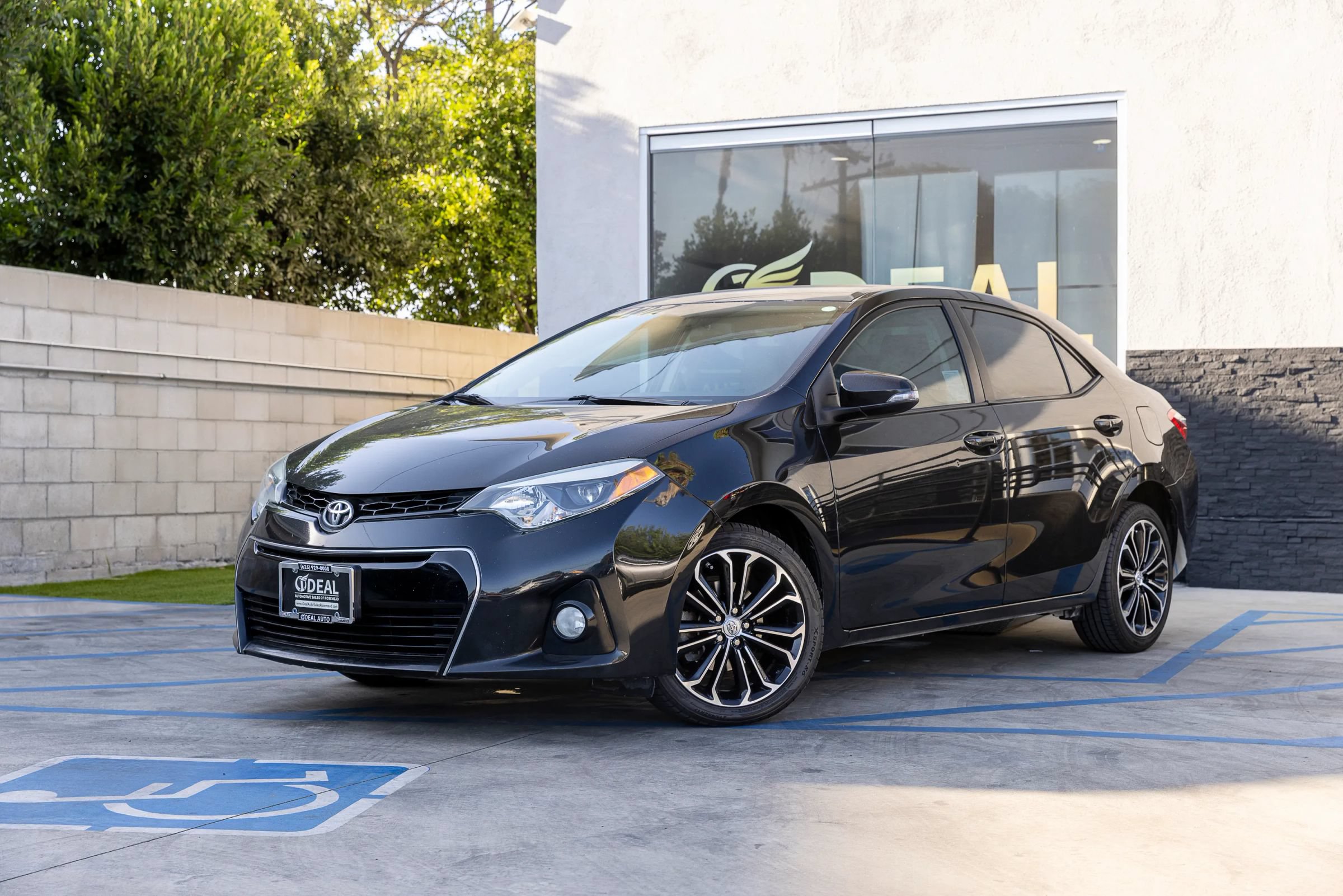 Used 2015 Toyota Corolla S FWD image 5