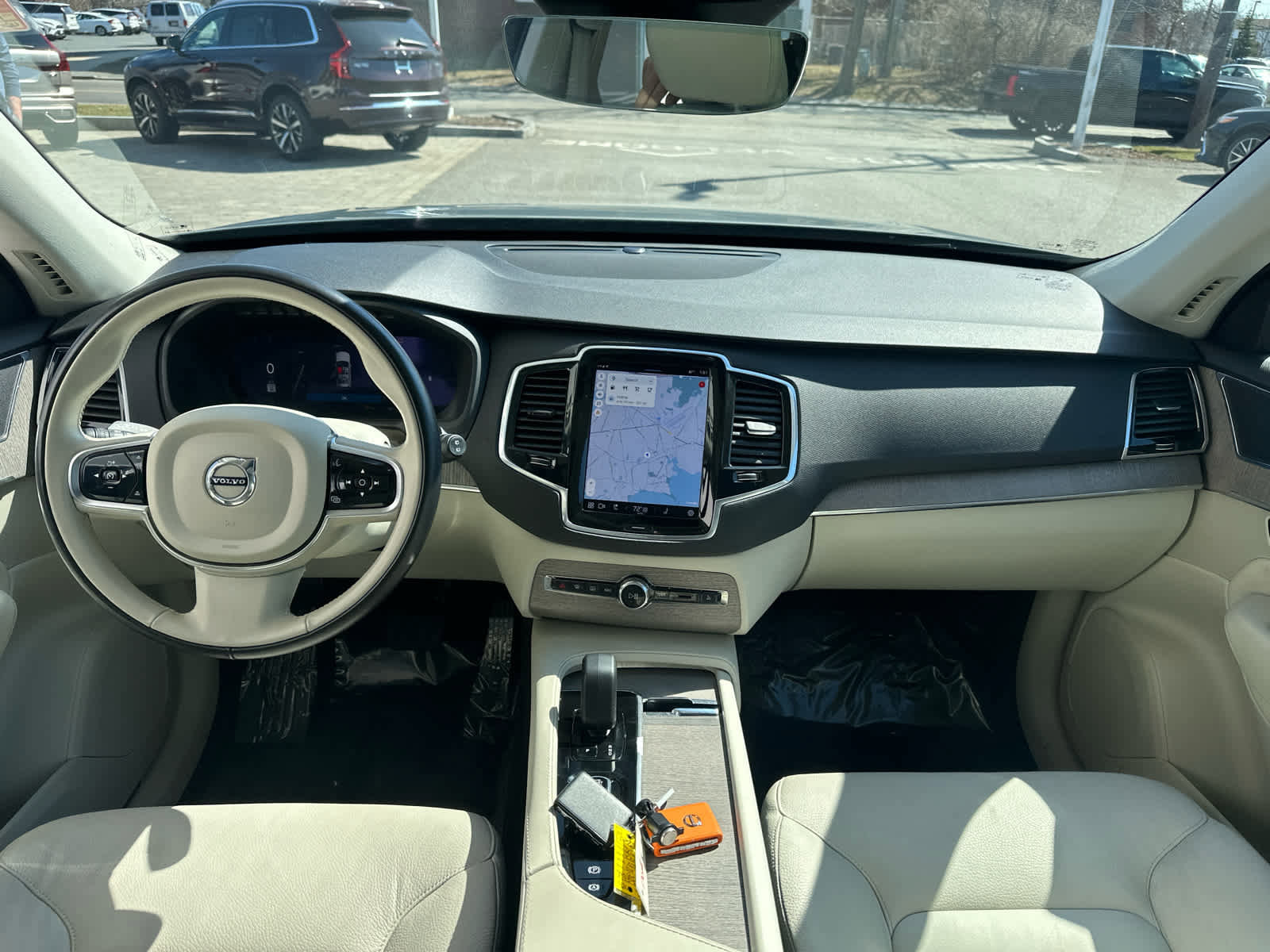 Used 2023 Volvo XC90 B6 Plus image 26