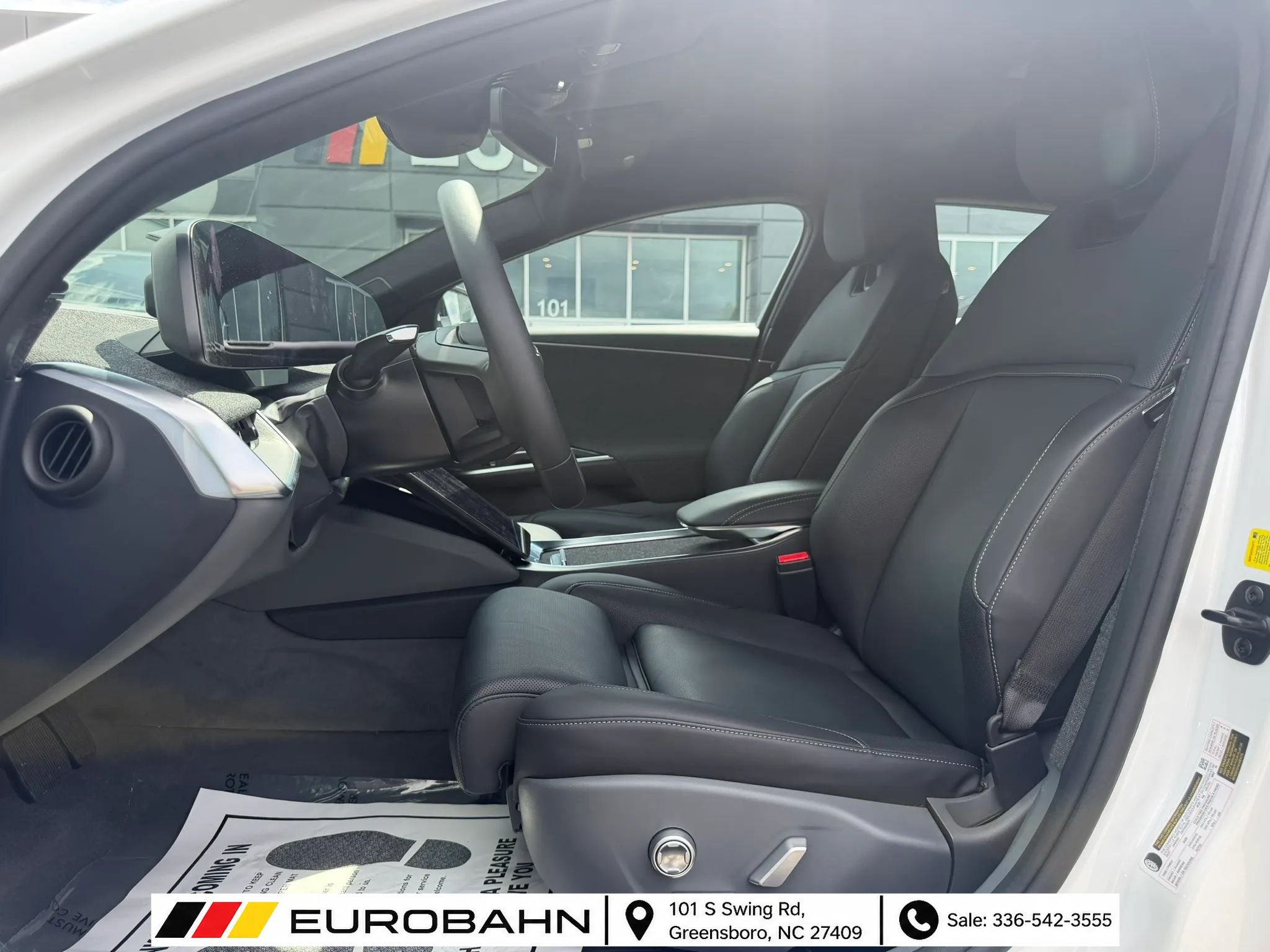 Used 2024 Lucid Air Touring AWD/4WD image 7