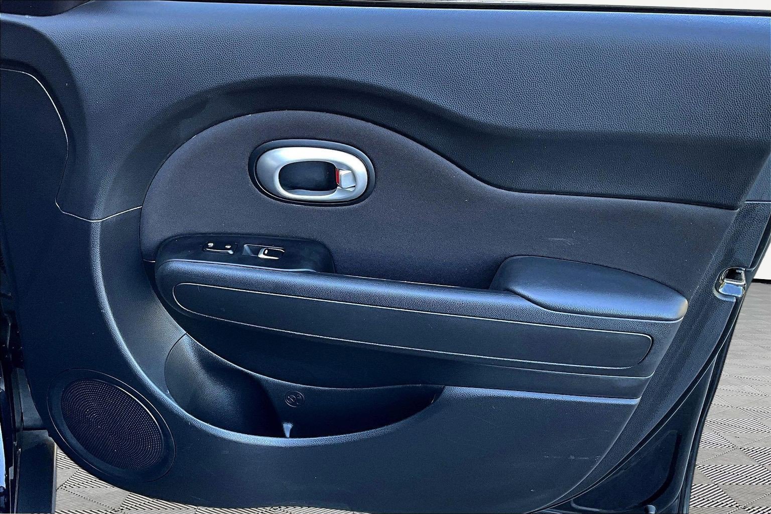 Used 2017 Kia Soul FWD image 27