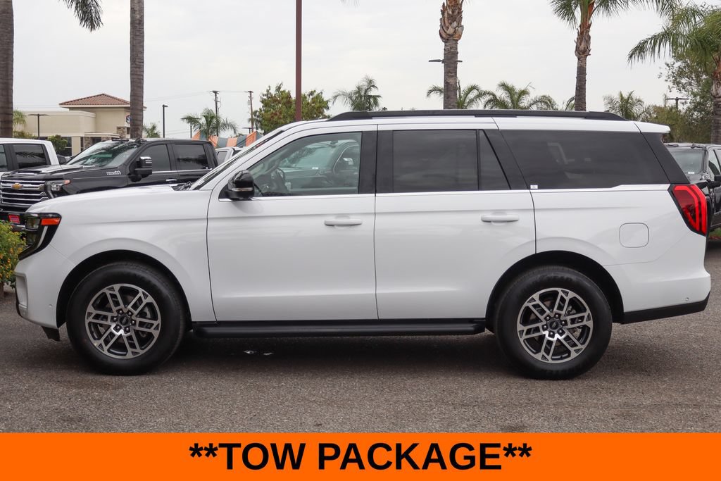 Used 2025 Ford Expedition Active RWD image 5
