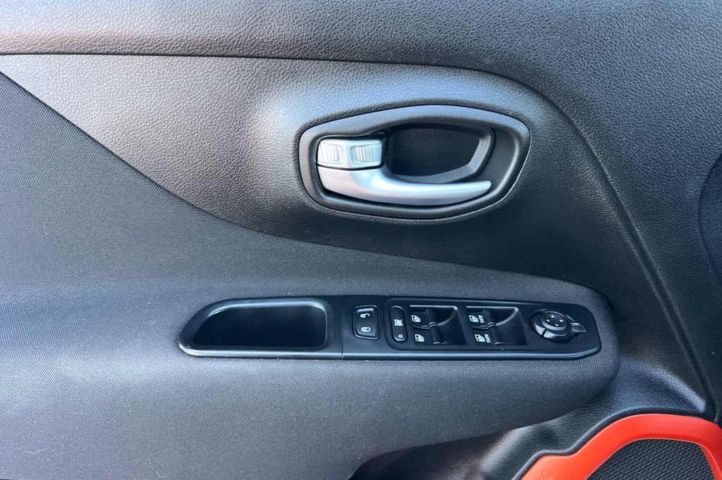 Used 2018 Jeep Renegade Sport w/ Power & Air Group AWD/4WD image 13
