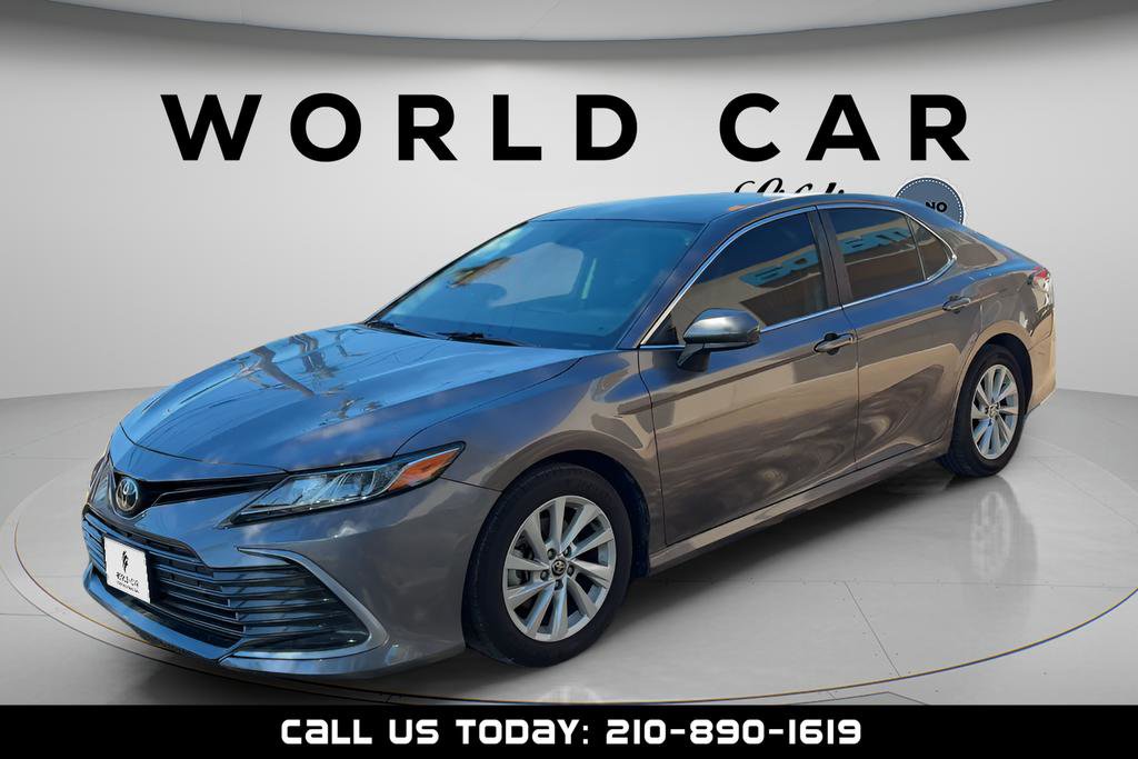 Used 2021 Toyota Camry LE FWD image 7