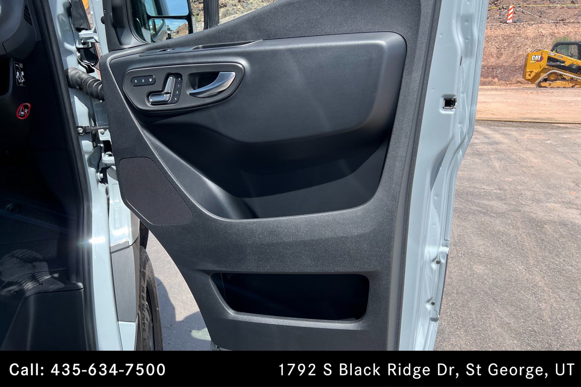 Used 2025 Mercedes-Benz Sprinter 2500 image 21