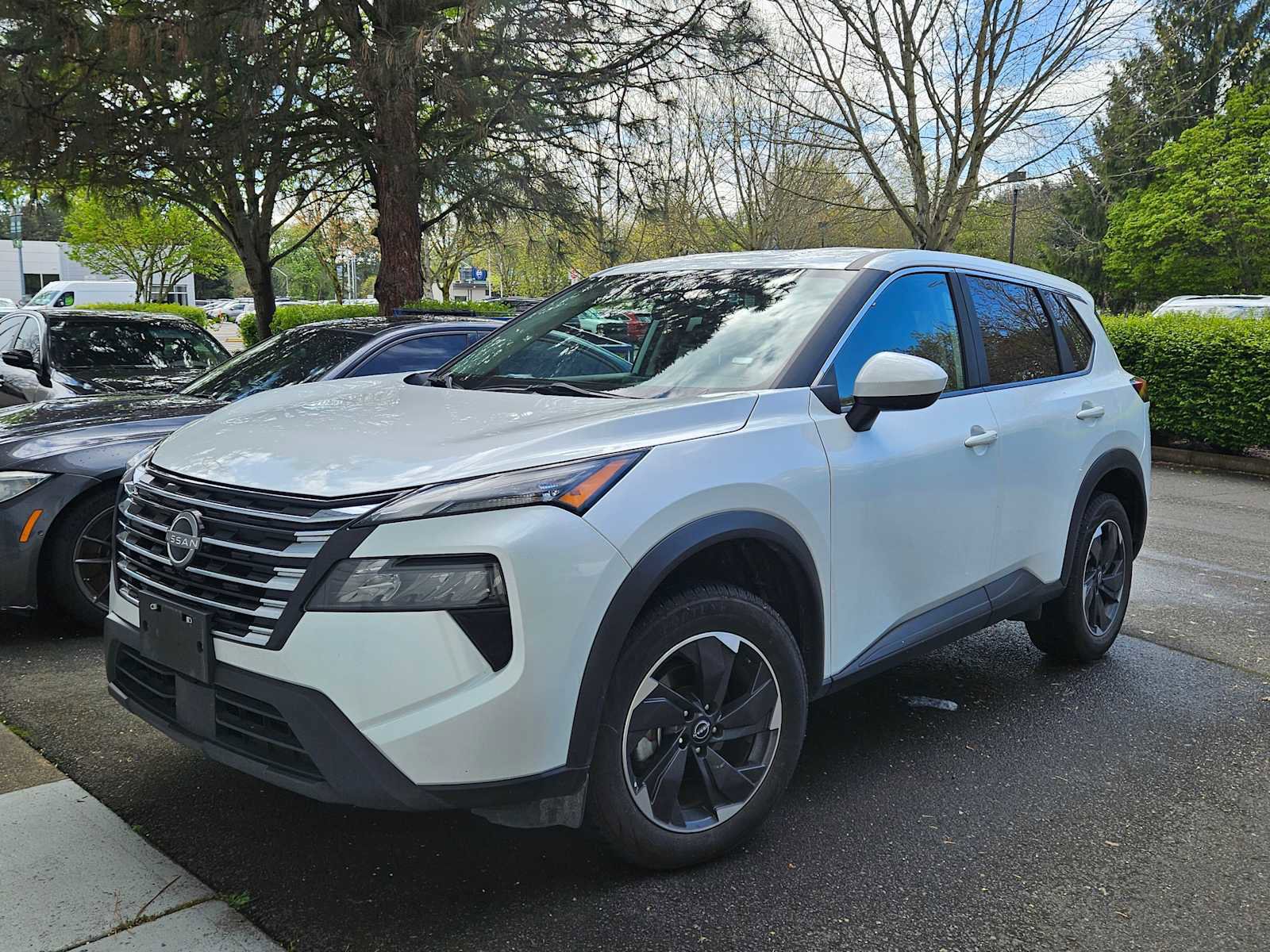 Used 2024 Nissan Rogue SV image 7