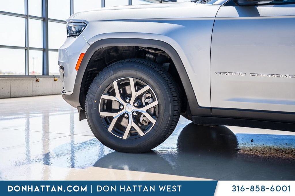 Used 2023 Jeep Grand Cherokee L Limited w/ Trailer Tow Group (B) AWD/4WD image 34