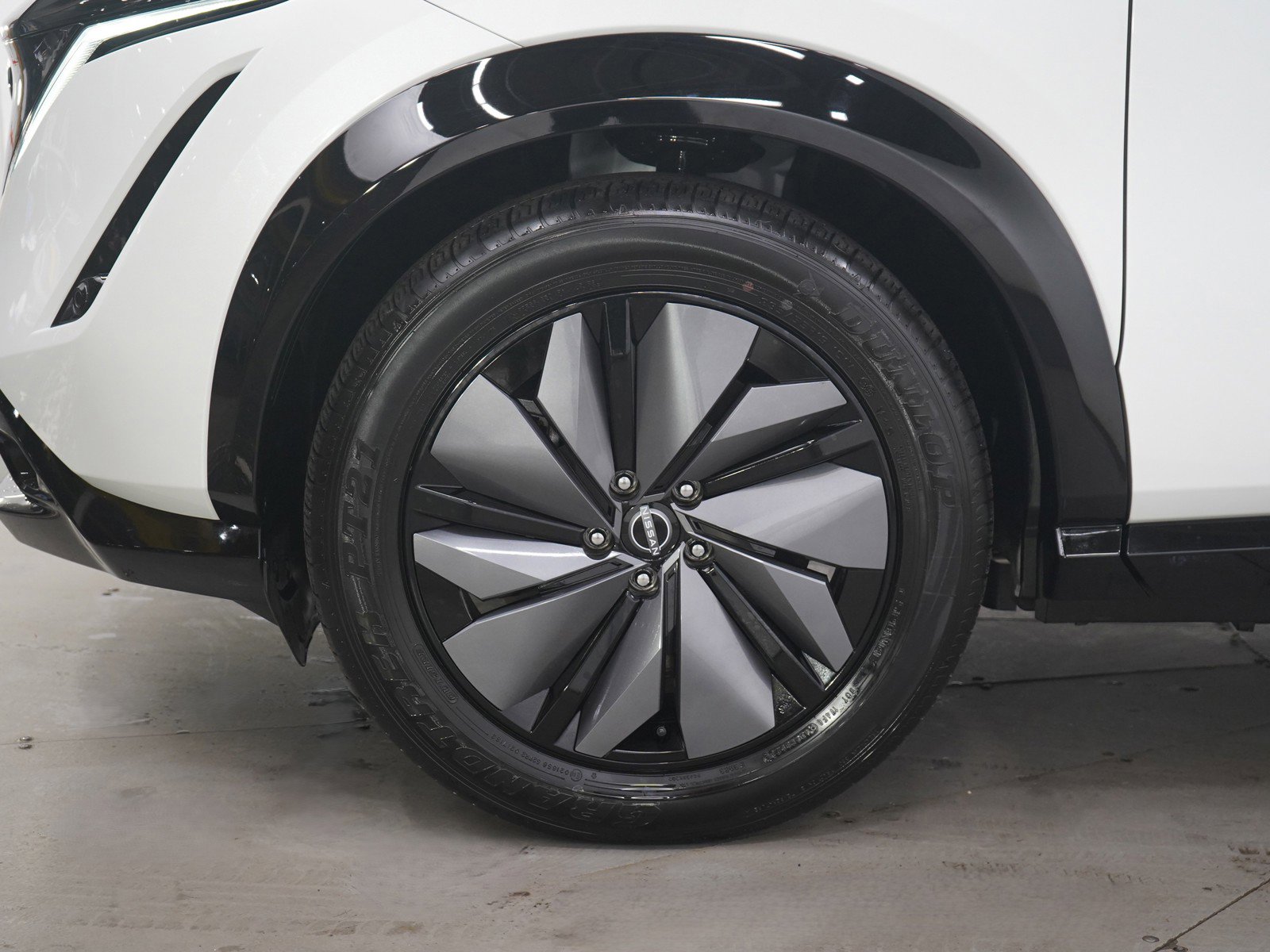 Used 2024 Nissan Ariya AWD image 33