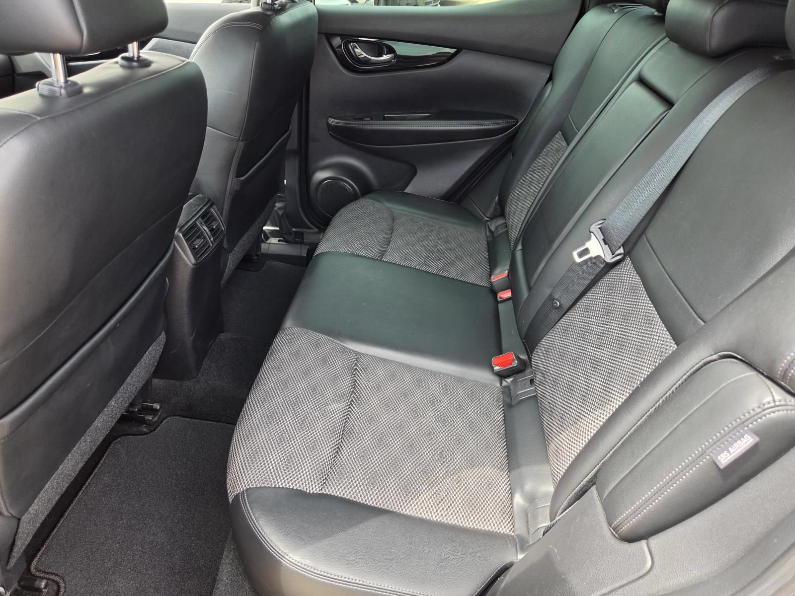 Used 2022 Nissan Rogue Sport SV w/ Technology Package FWD image 11