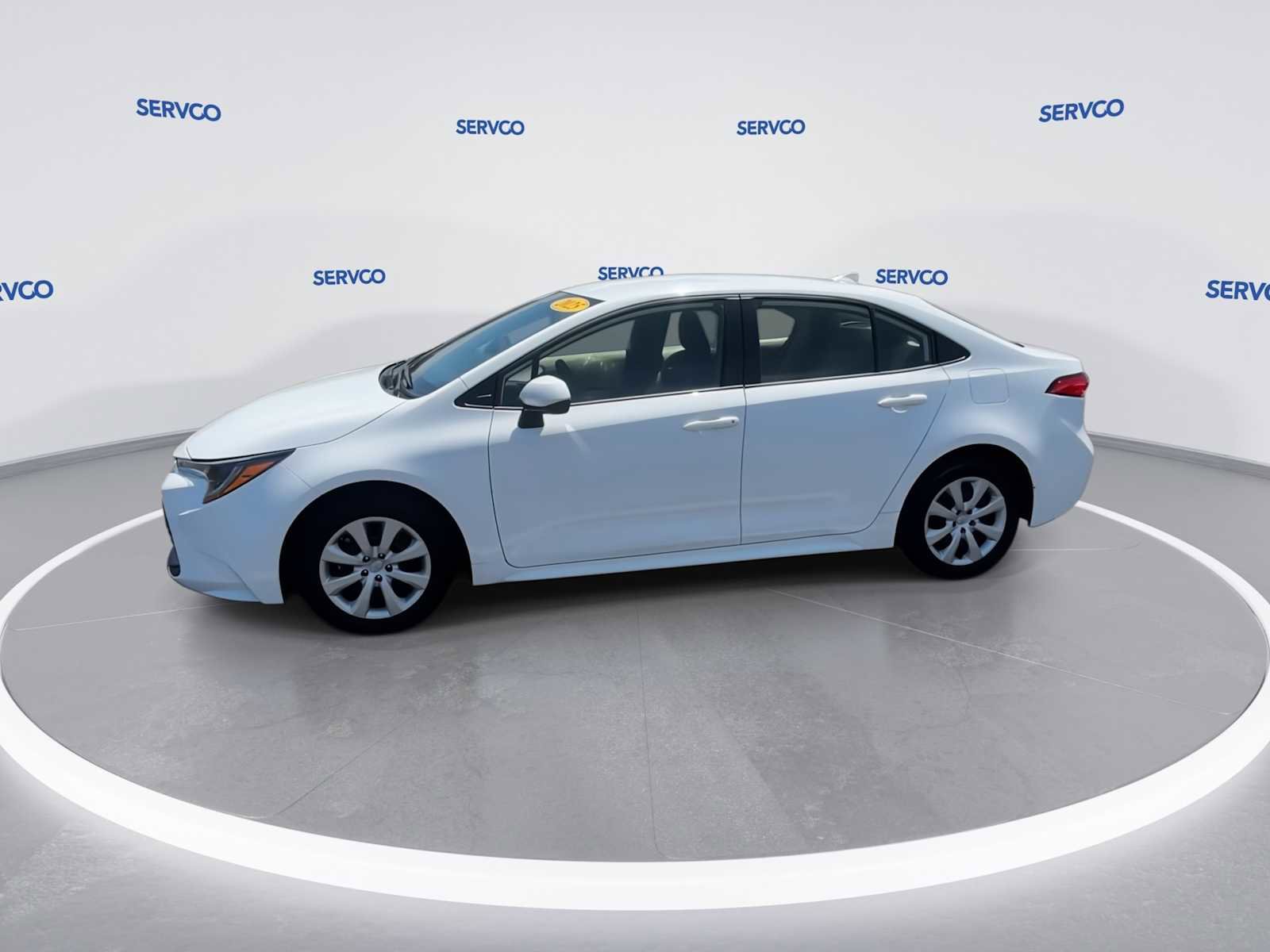 Used 2025 Toyota Corolla LE FWD image 4