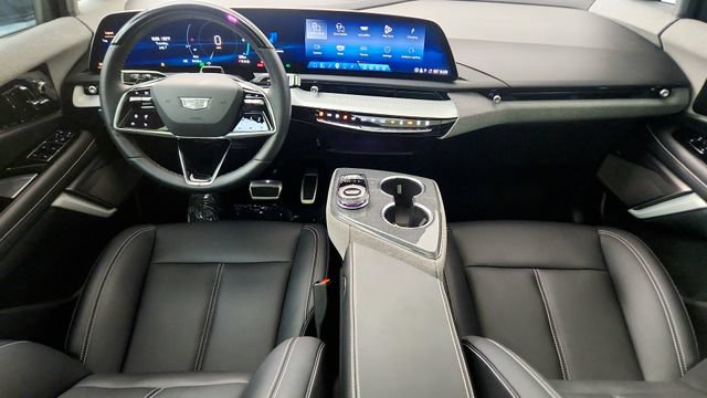 Used 2025 Cadillac Optiq Sport 1 AWD/4WD image 50