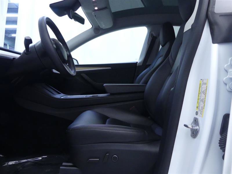Used 2024 Tesla Model Y Long Range AWD/4WD image 21