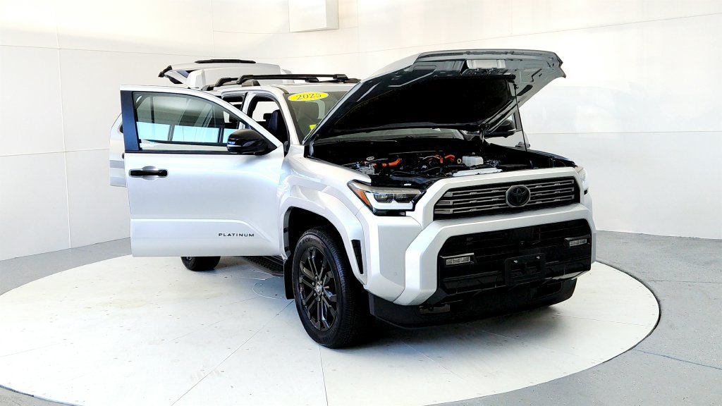Certified 2025 Toyota 4Runner Platinum AWD/4WD image 9