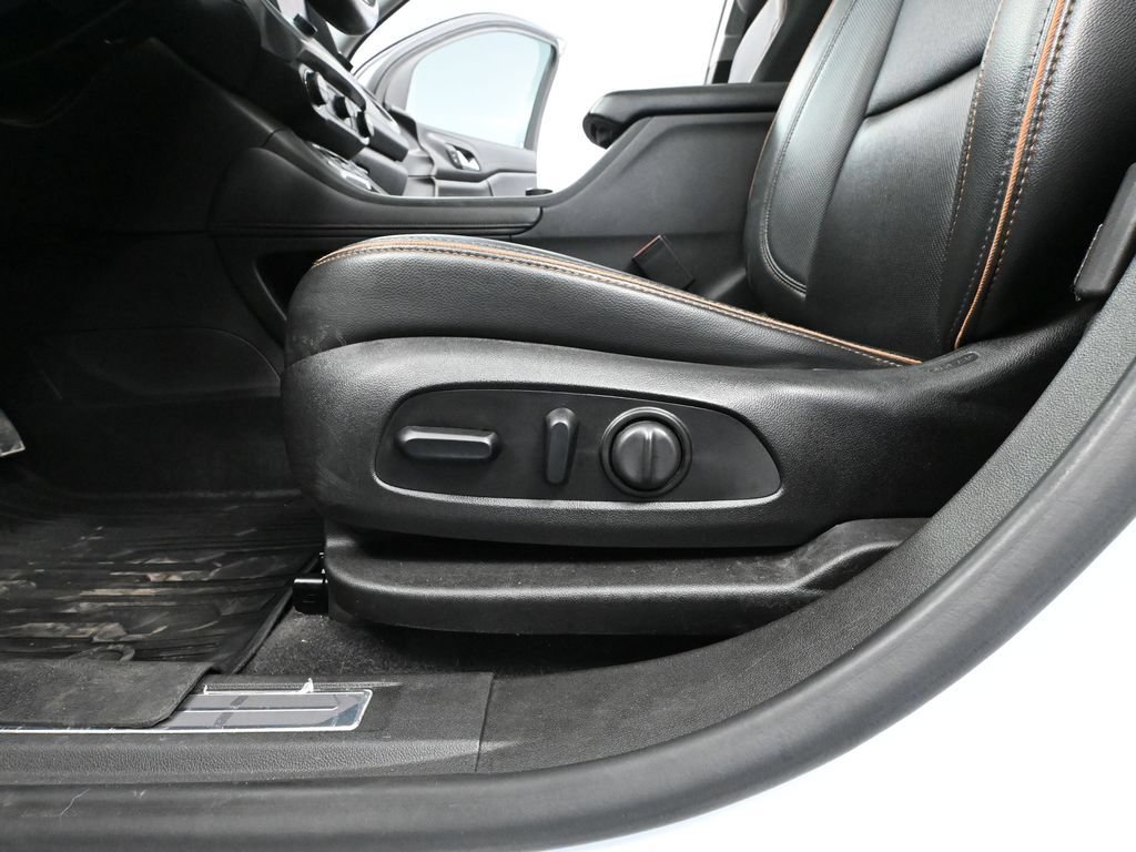 Used 2021 GMC Acadia AT4 w/ Trailering Package AWD/4WD image 18