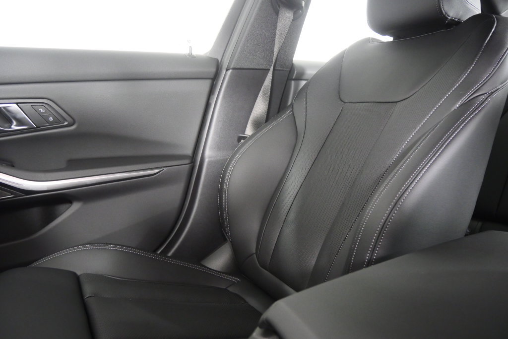 New 2026 BMW 330i Sedan w/ Premium Package RWD image 21