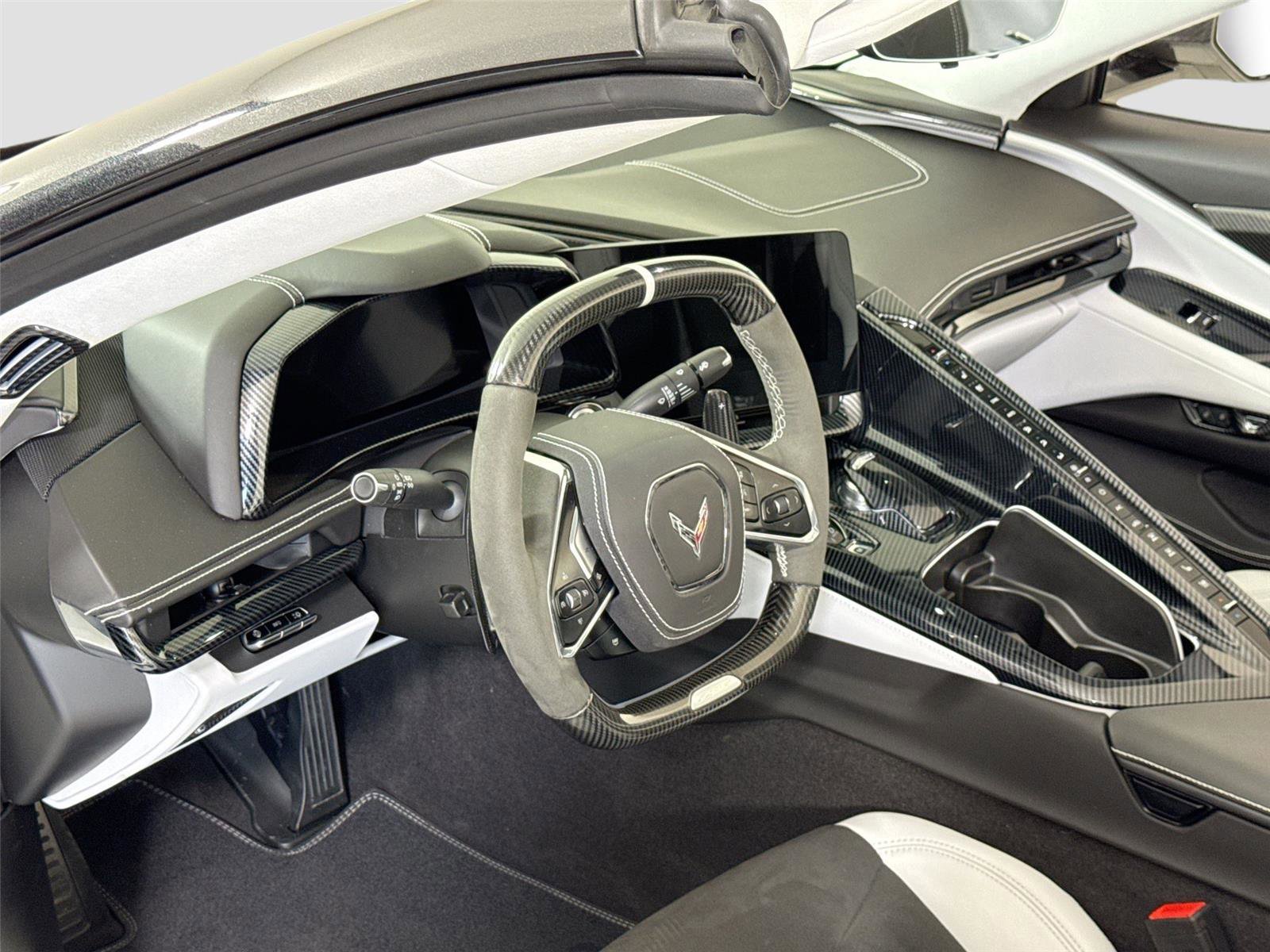 Used 2025 Chevrolet Corvette Z06 RWD image 15