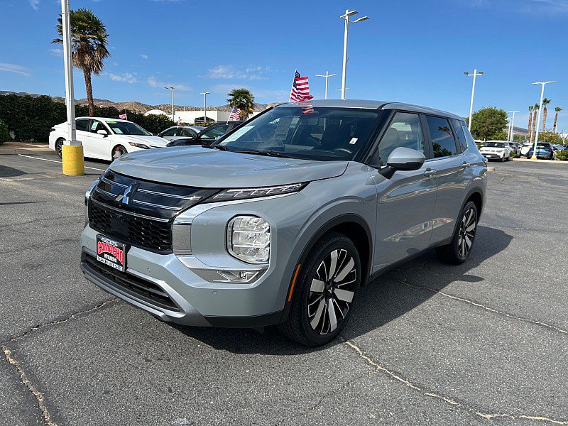 Used 2026 Mitsubishi Outlander SE FWD image 3