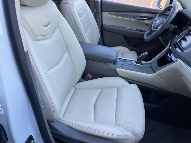 Used 2017 Cadillac XT5 Luxury w/ Driver Awareness Package AWD/4WD image 48