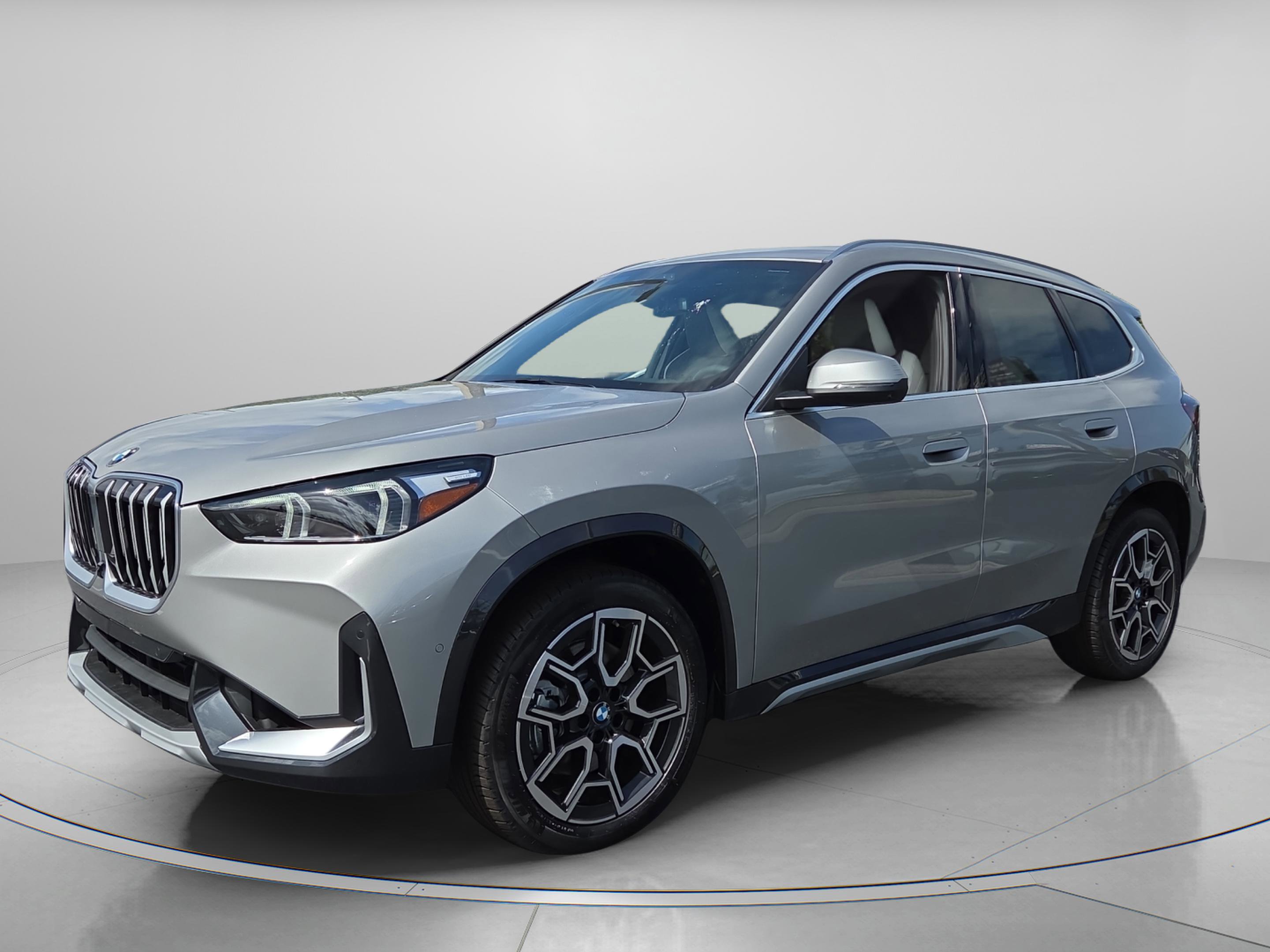 New 2026 BMW X1 xDrive28i w/ Technology Package AWD/4WD image 2