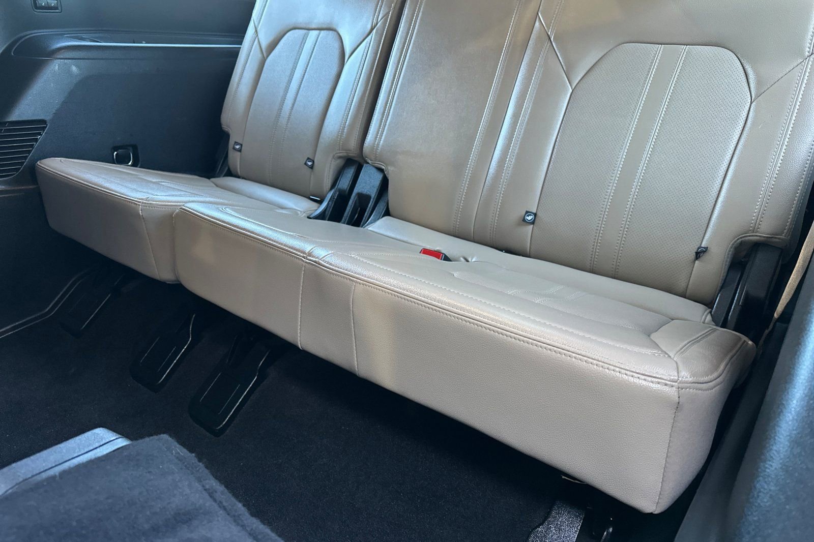 Certified 2023 Ford Expedition Limited image 12