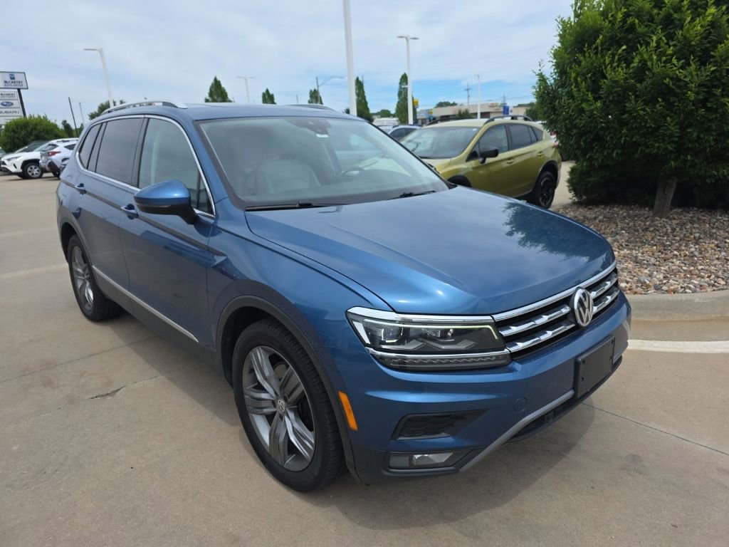 Used 2018 Volkswagen Tiguan SEL Premium FWD image 3