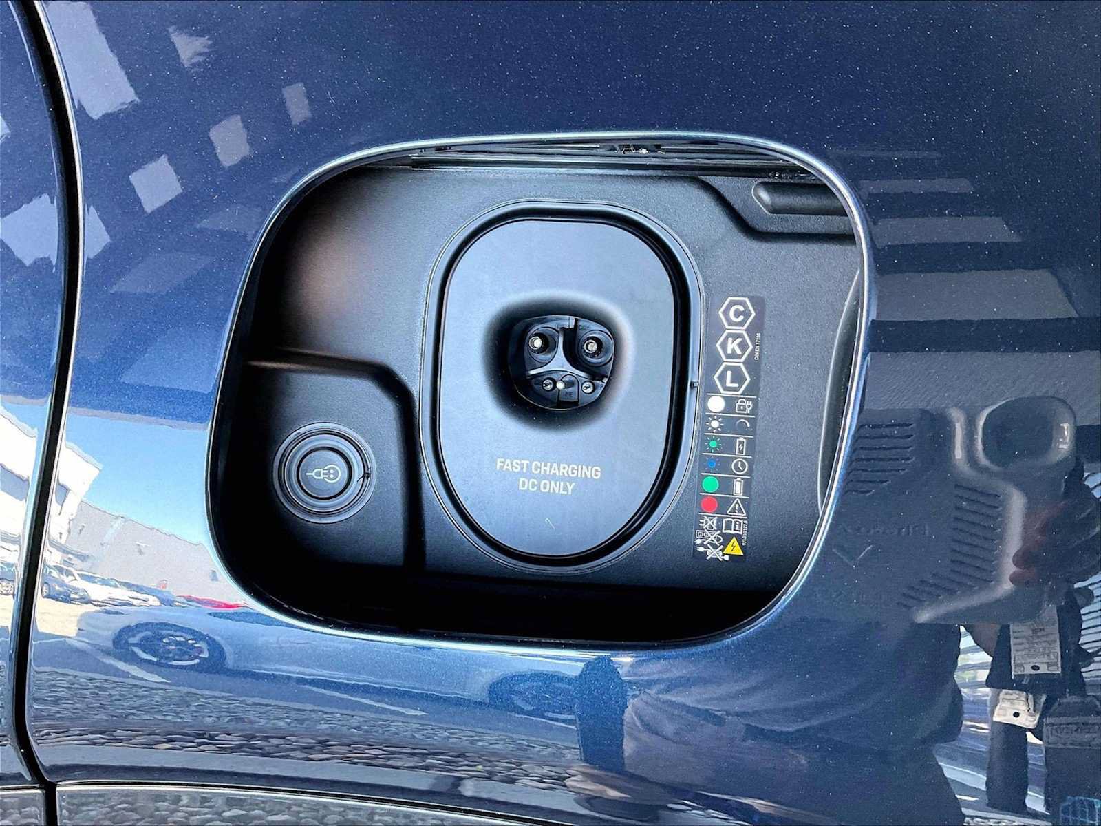 New 2026 Porsche Cayenne Electric AWD/4WD image 25