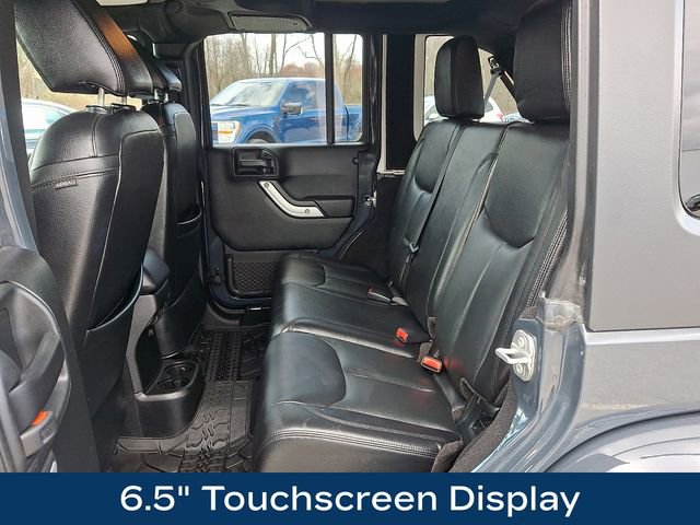 Used 2018 Jeep Wrangler Unlimited Sahara w/ Connectivity Group image 16