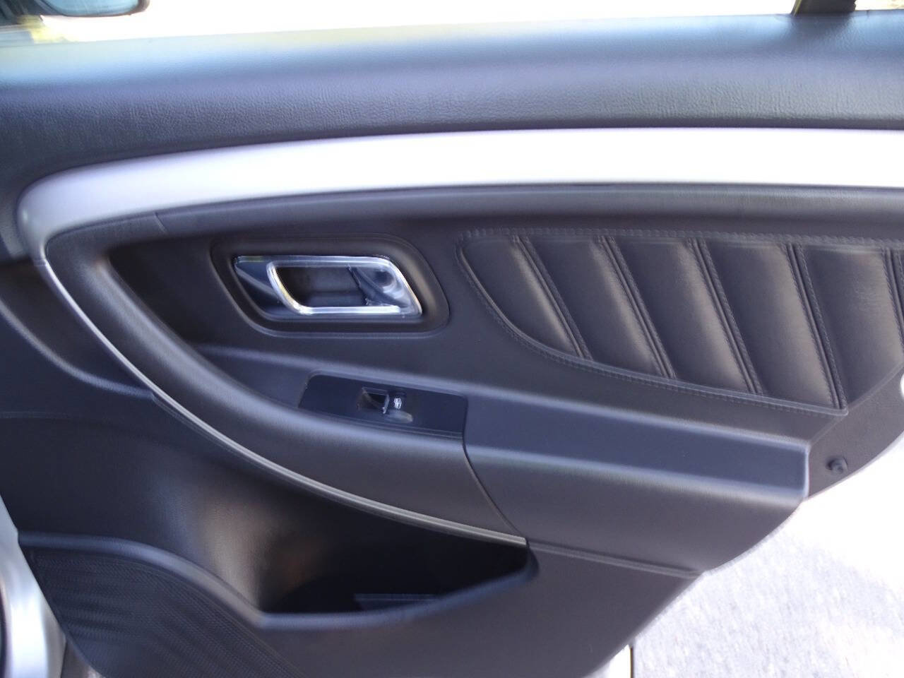 Used 2013 Ford Taurus SEL AWD image 31