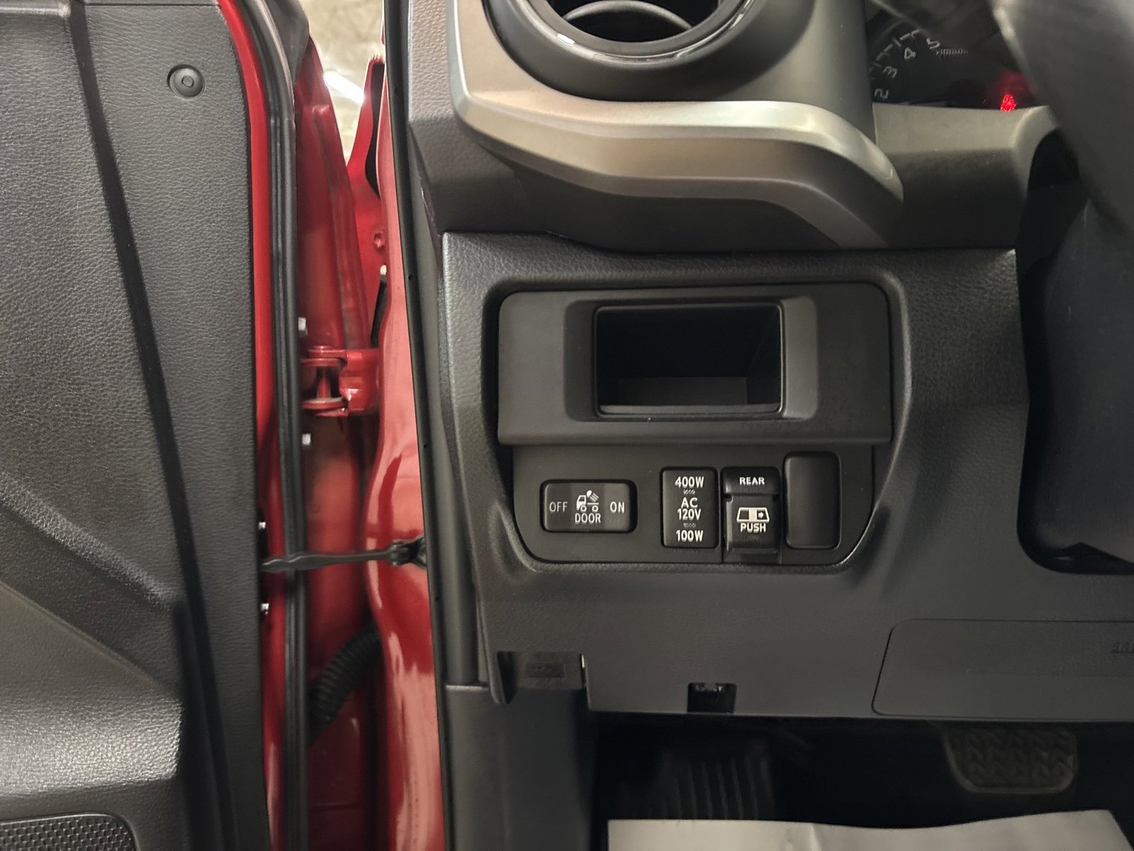 Used 2017 Toyota Tacoma Limited image 14