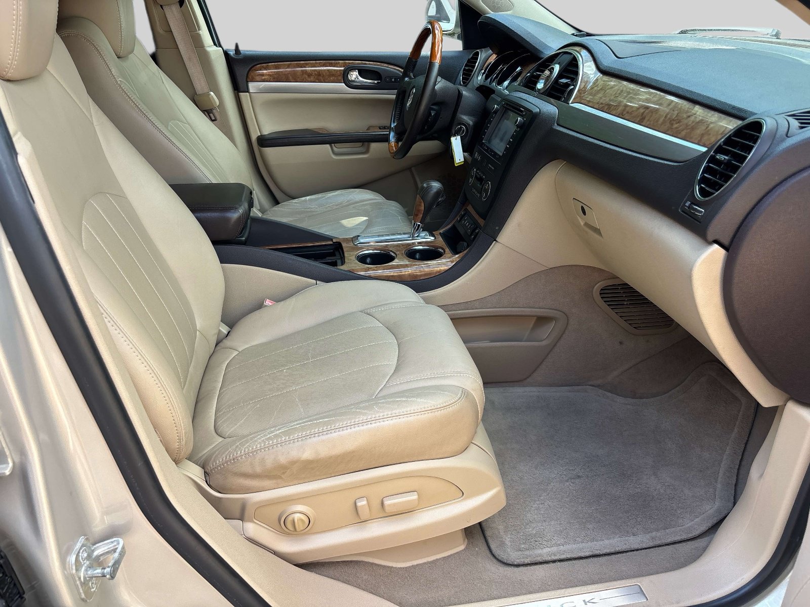 Used 2011 Buick Enclave CXL FWD image 17
