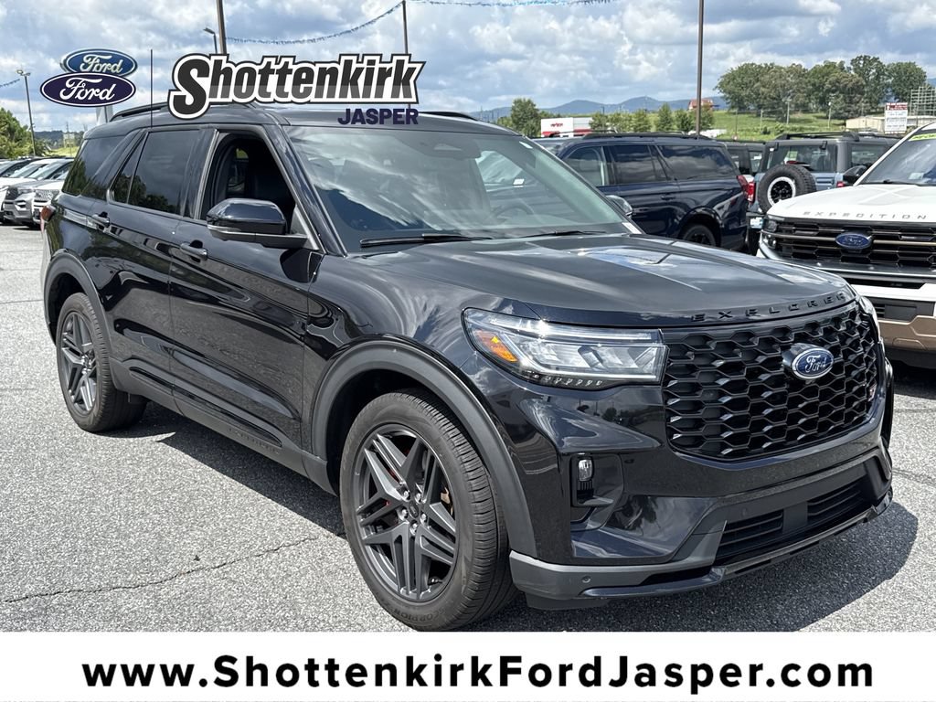 Used 2025 Ford Explorer ST AWD/4WD image 1