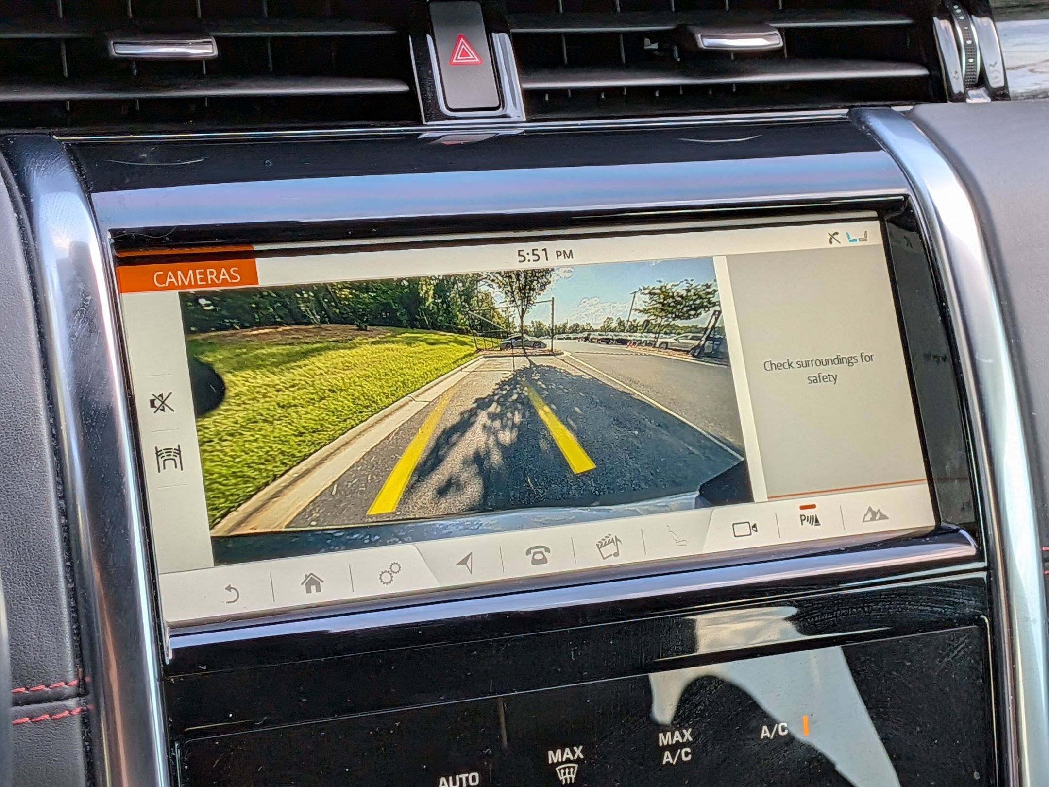 Used 2020 Land Rover Discovery Sport HSE R-Dynamic AWD/4WD image 22