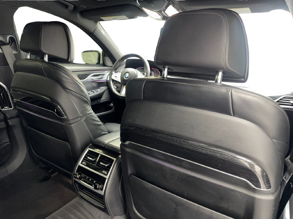 Used 2022 BMW 750i xDrive w/ Executive Package AWD/4WD image 44