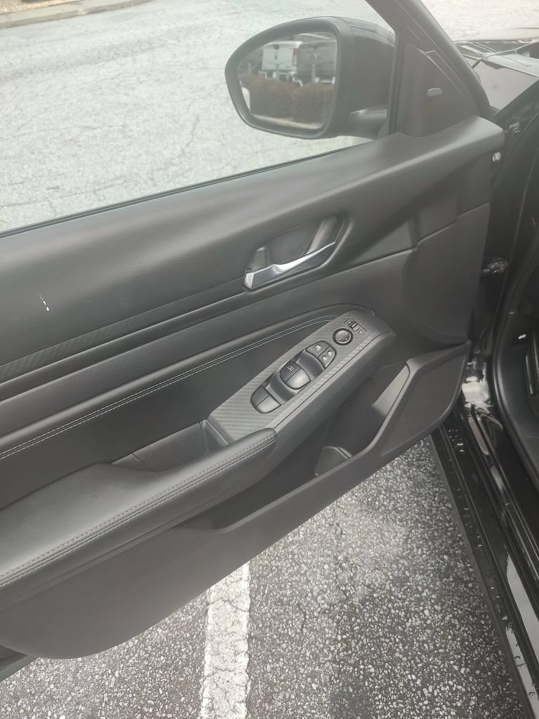 Used 2020 Nissan Altima 2.5 SR FWD image 11