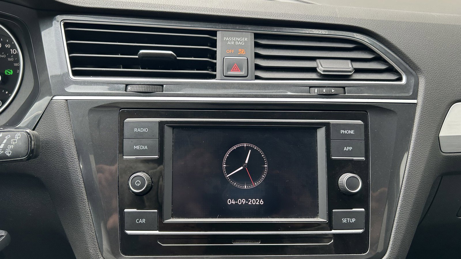 Used 2018 Volkswagen Tiguan S image 29
