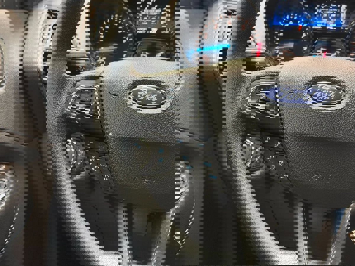 Used 2018 Ford Escape SE image 18