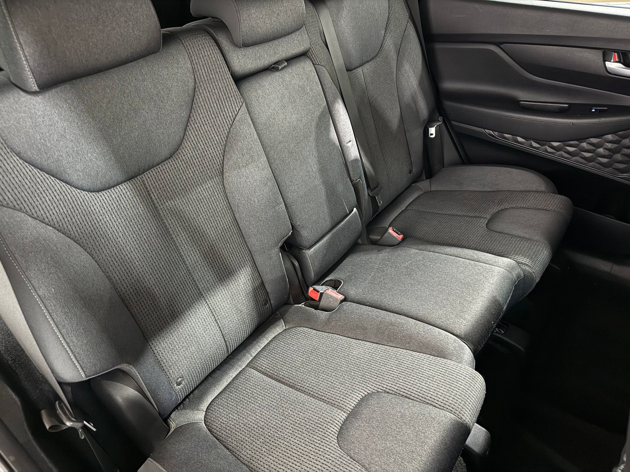 Used 2019 Hyundai Santa Fe SE image 35