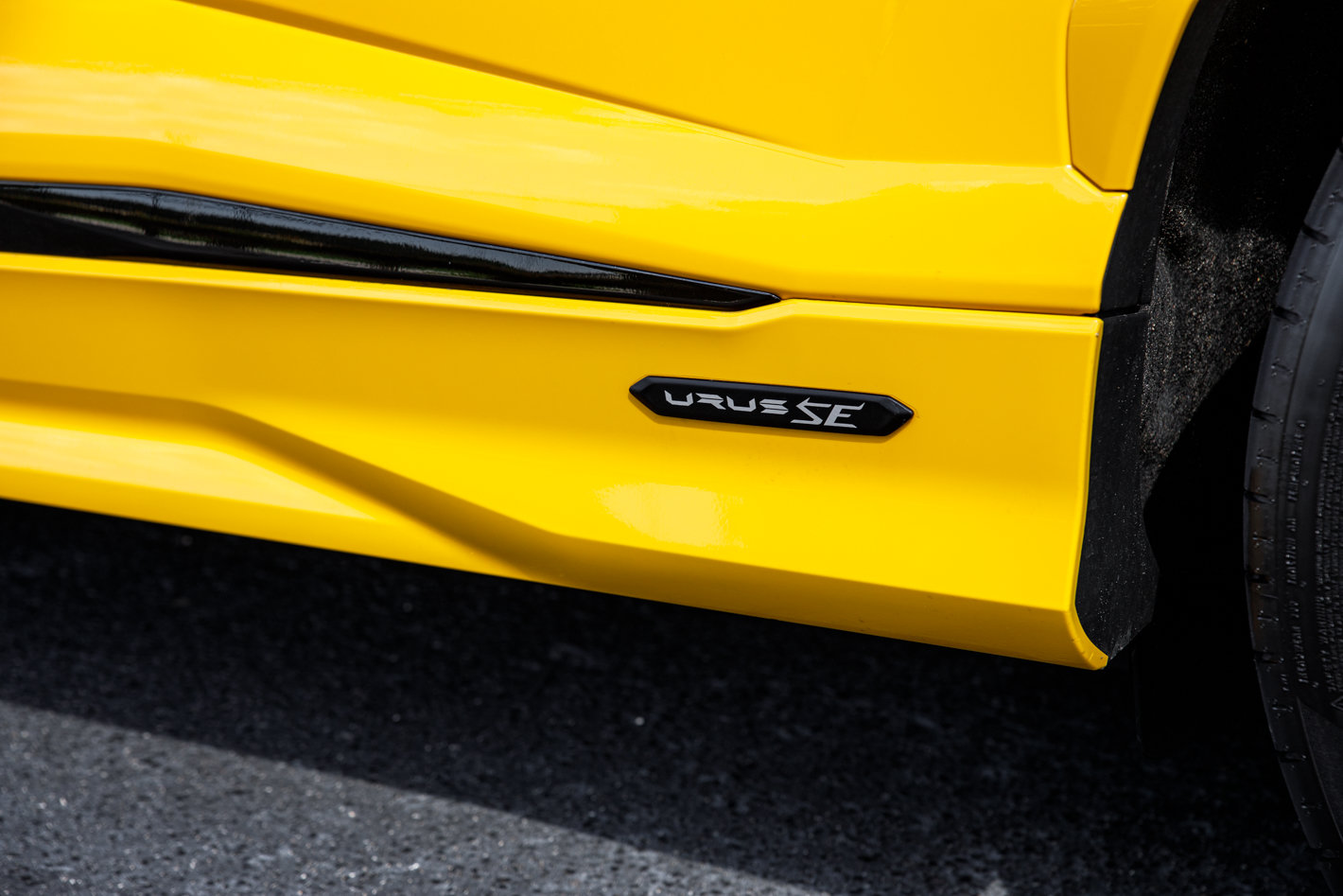 Used 2025 Lamborghini Urus SE AWD/4WD image 13