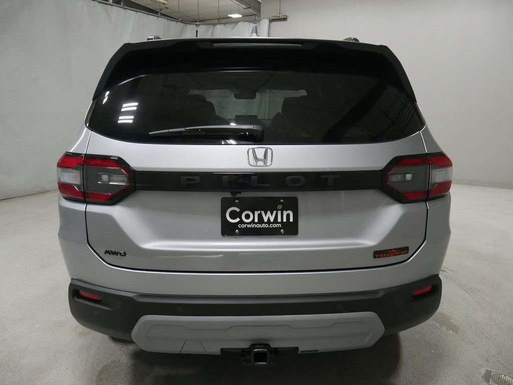 New 2025 Honda Pilot TrailSport image 6