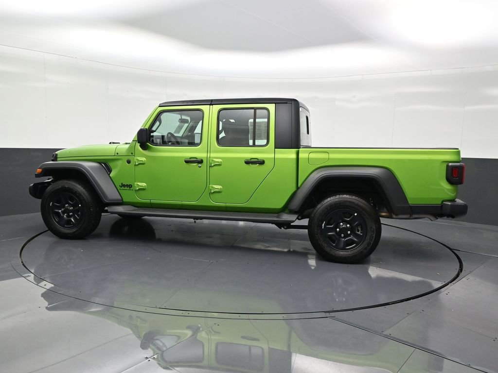 Used 2025 Jeep Gladiator Sport image 2