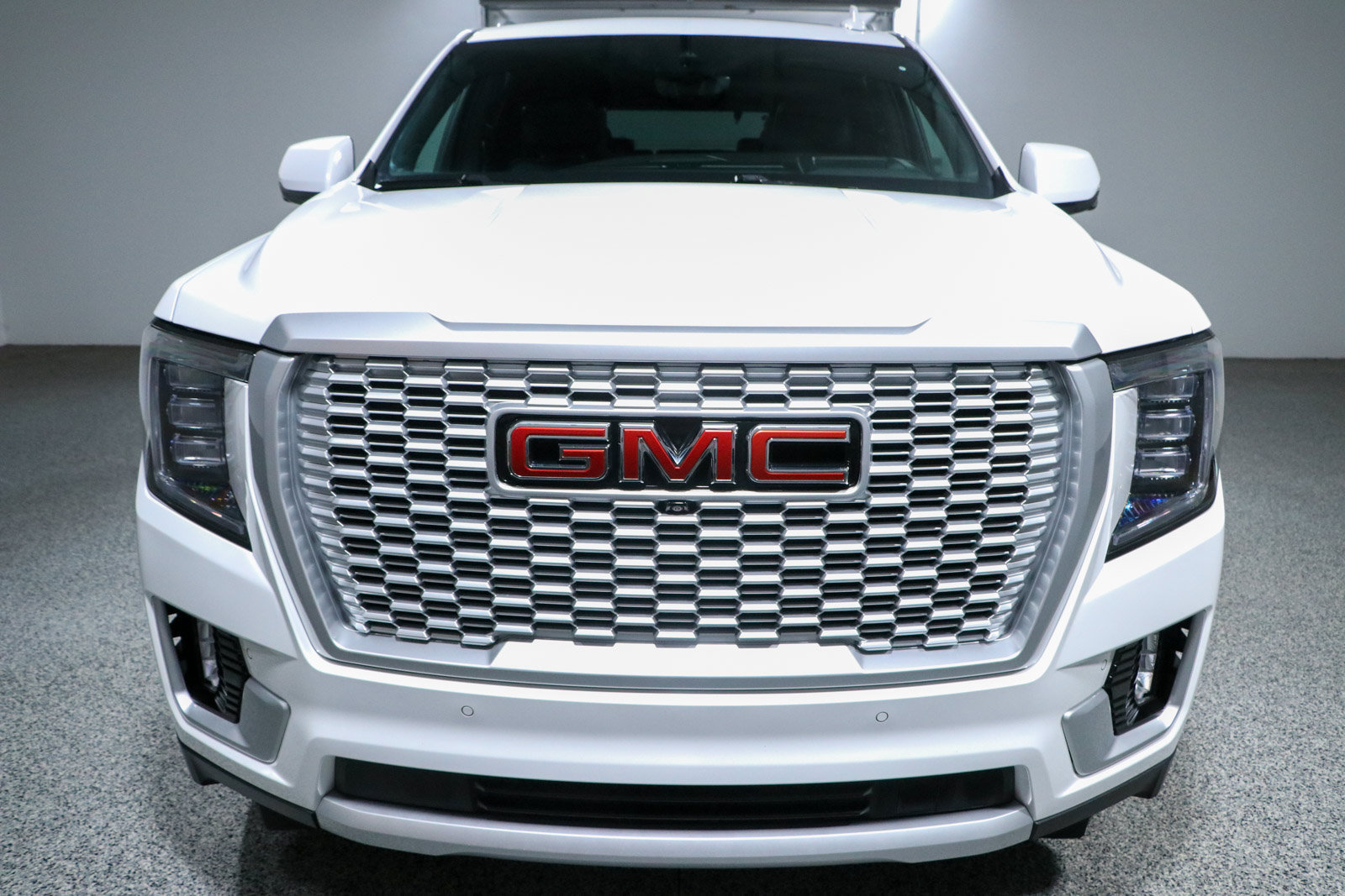Used 2023 GMC Yukon Denali w/ Denali Reserve Package AWD/4WD image 4