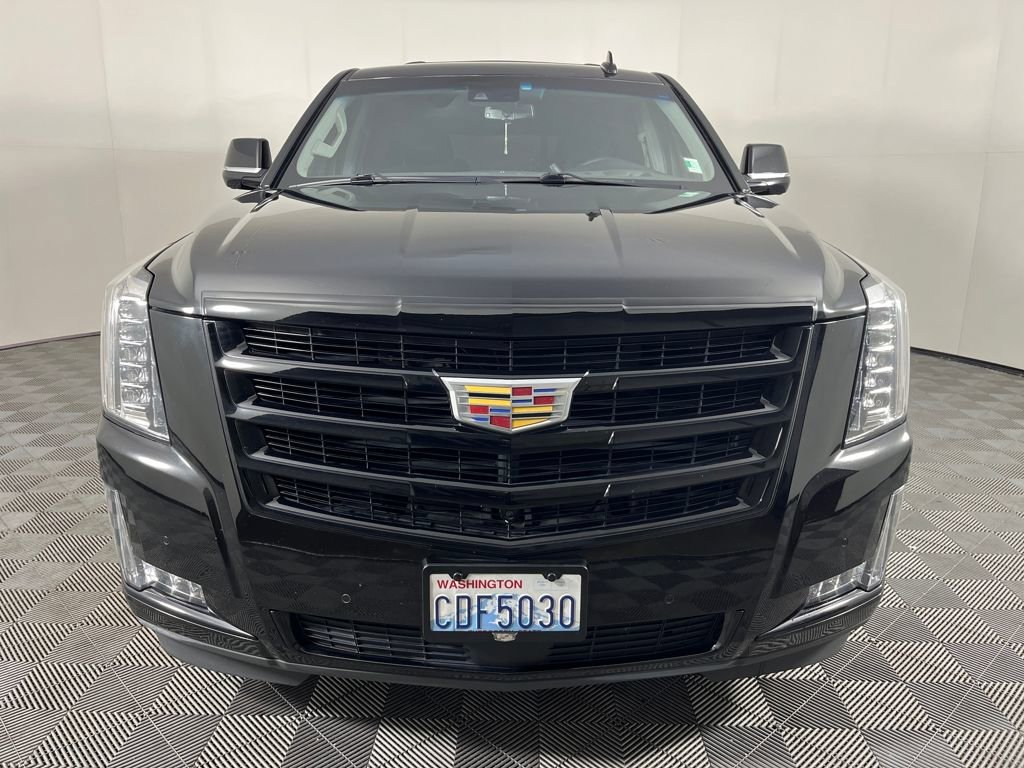 Used 2020 Cadillac Escalade Premium Luxury image 2