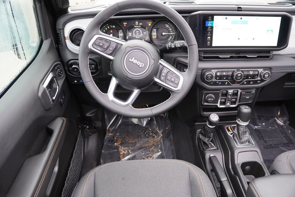 Certified 2025 Jeep Wrangler Unlimited Sahara w/ Safety Group image 21