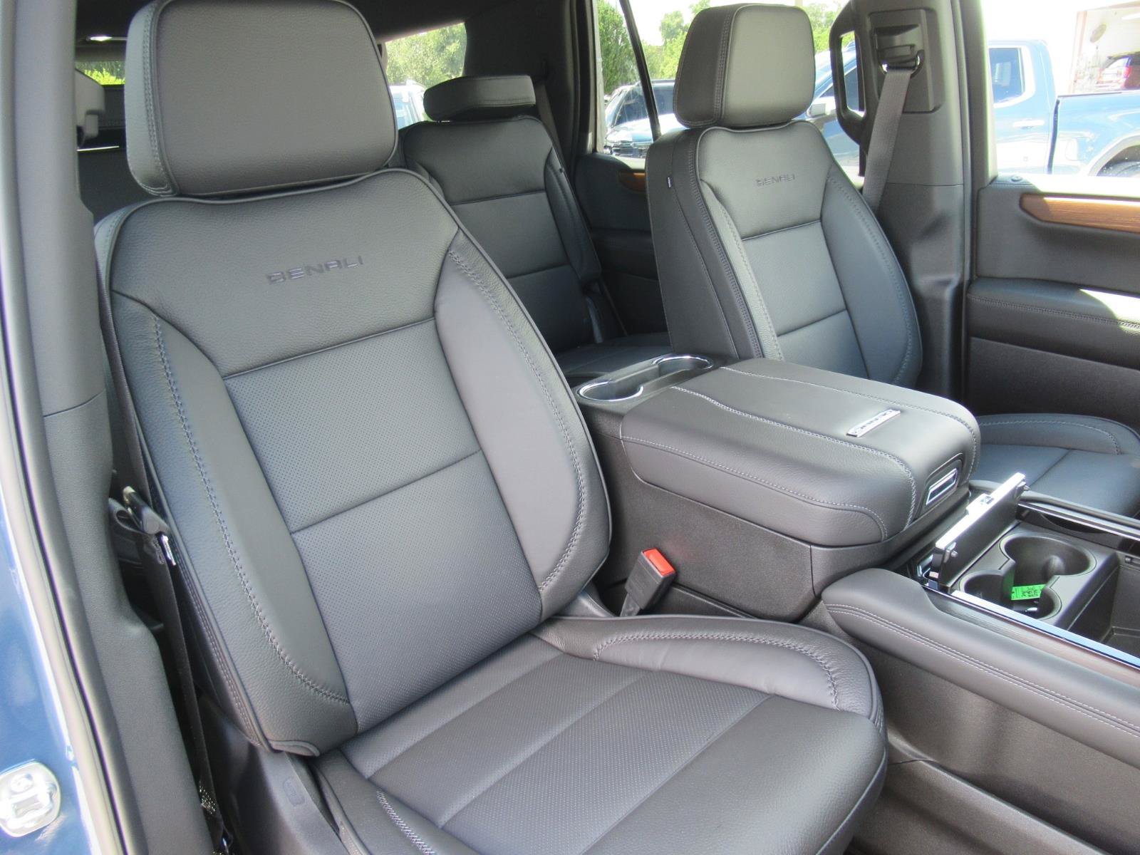 New 2026 GMC Yukon Denali w/ Sun & Power Step Package RWD image 9